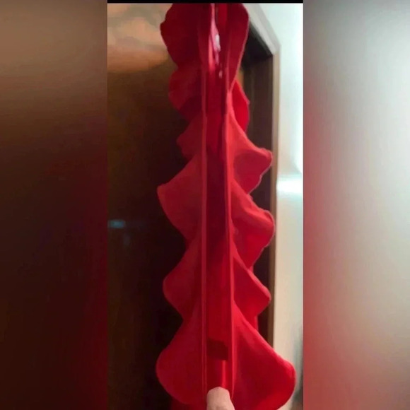 Venus cold shoulder with a ruffle, a-line. Size: XL - Picture 5 of 15